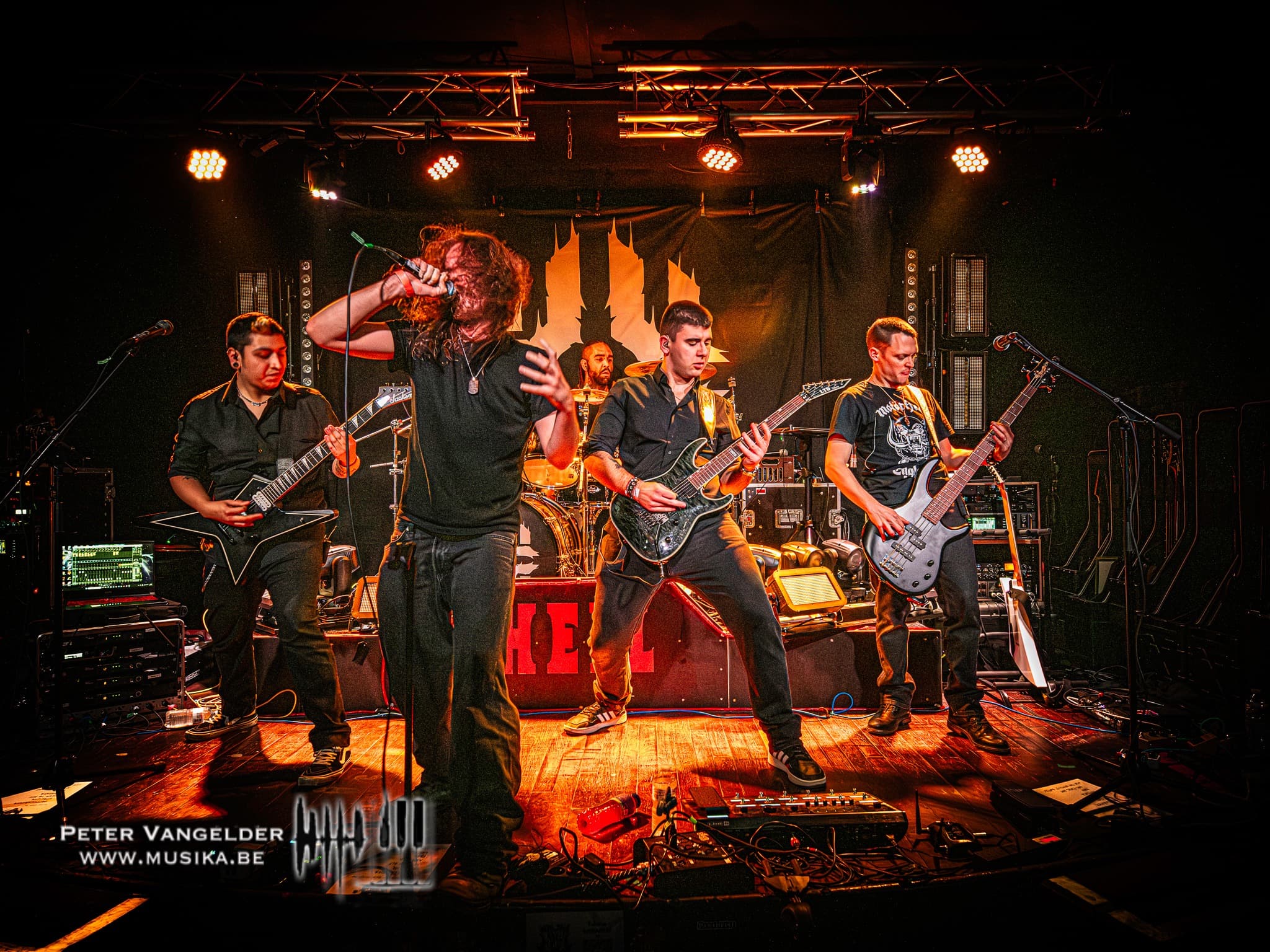 Photo du groupe Until They Fall